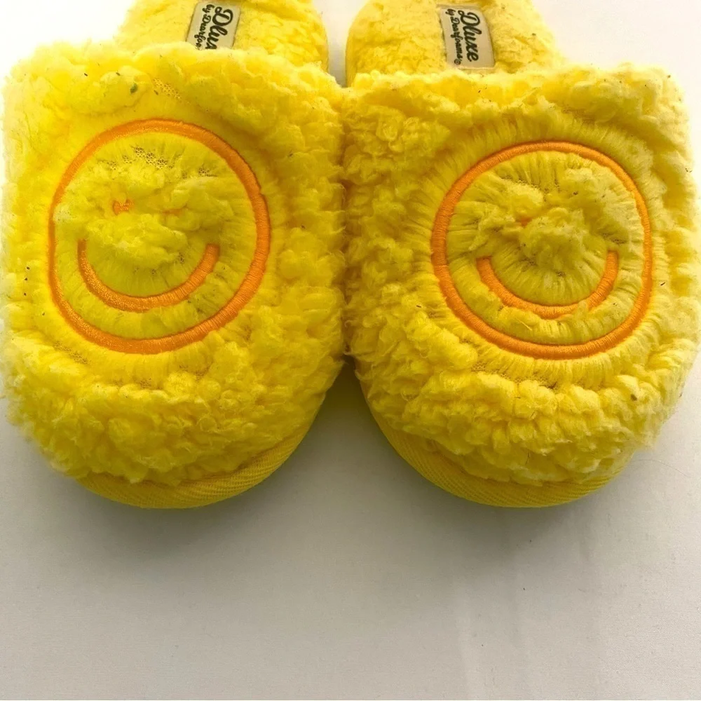 Dluxe by Dearfoams Kids 13-1 Happy Face Slides Slippers Smiley Emoji
